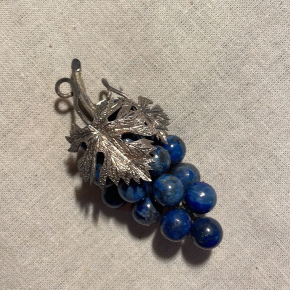 Morita Gil Chile Lapis lazuli grapes brooch - Picture 3 of 4